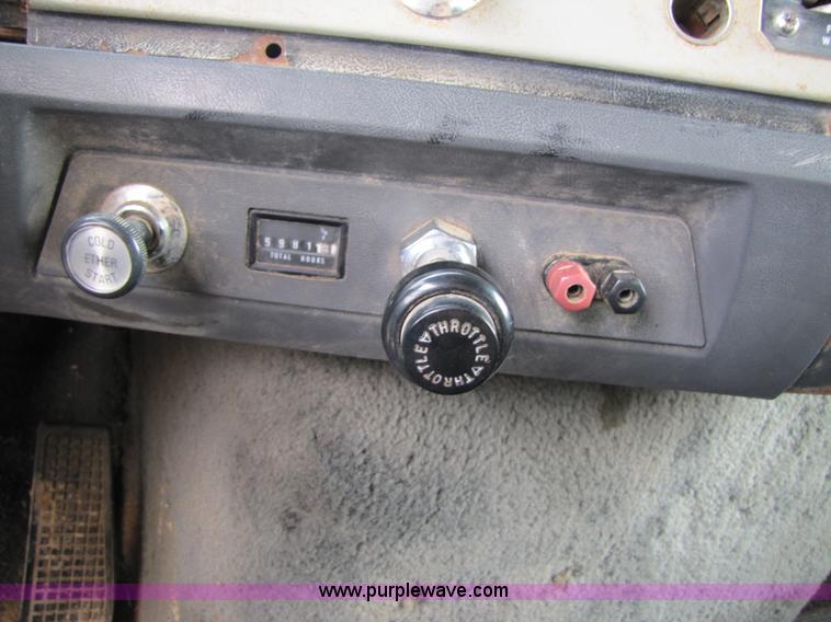 image for item B2179 1987 Ford LTL9000 dump truck