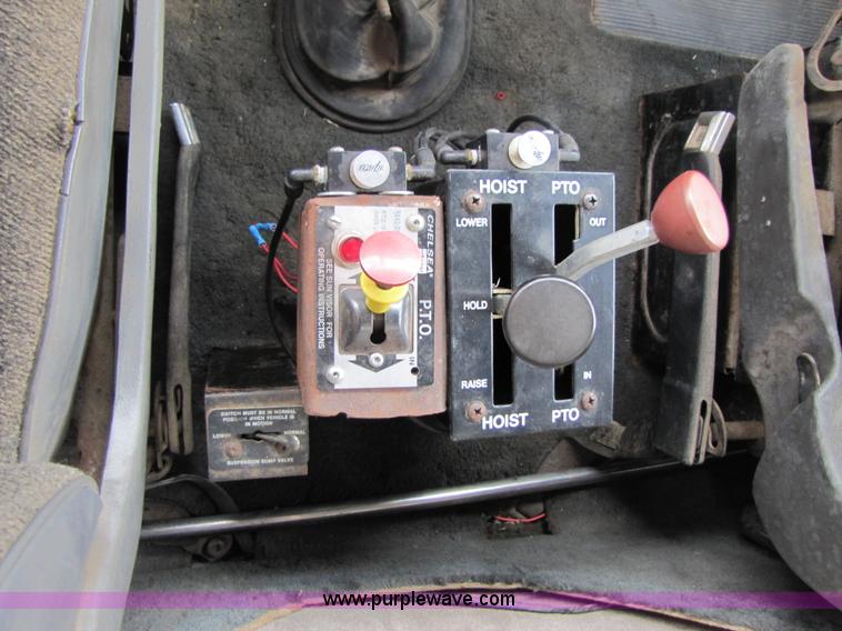 image for item B2179 1987 Ford LTL9000 dump truck