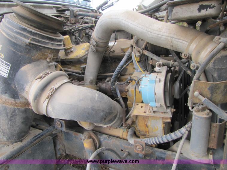image for item B2179 1987 Ford LTL9000 dump truck
