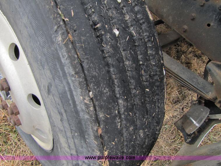 image for item B2179 1987 Ford LTL9000 dump truck