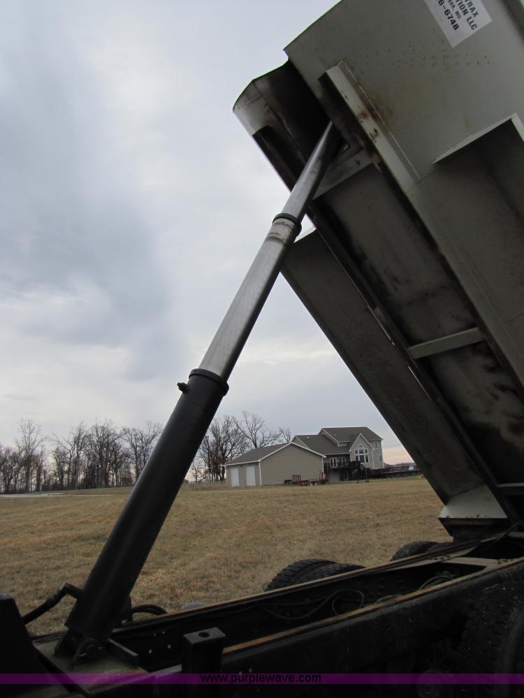 image for item B2179 1987 Ford LTL9000 dump truck