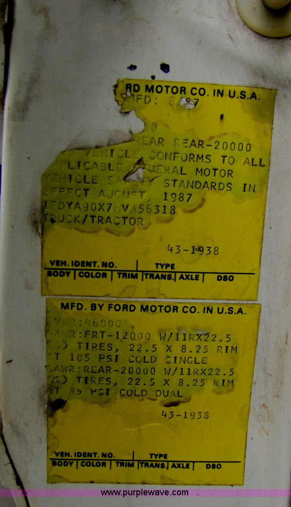 image for item B2179 1987 Ford LTL9000 dump truck