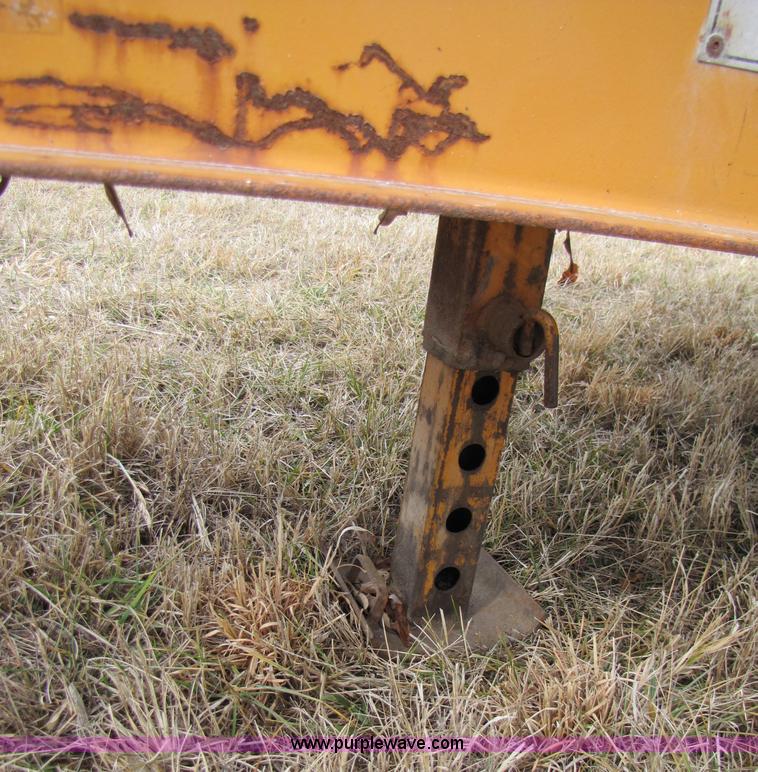 image for item B2180 1998 12 ton tandem axle trailer