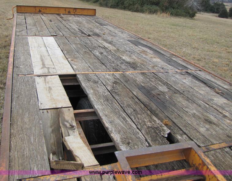 image for item B2180 1998 12 ton tandem axle trailer