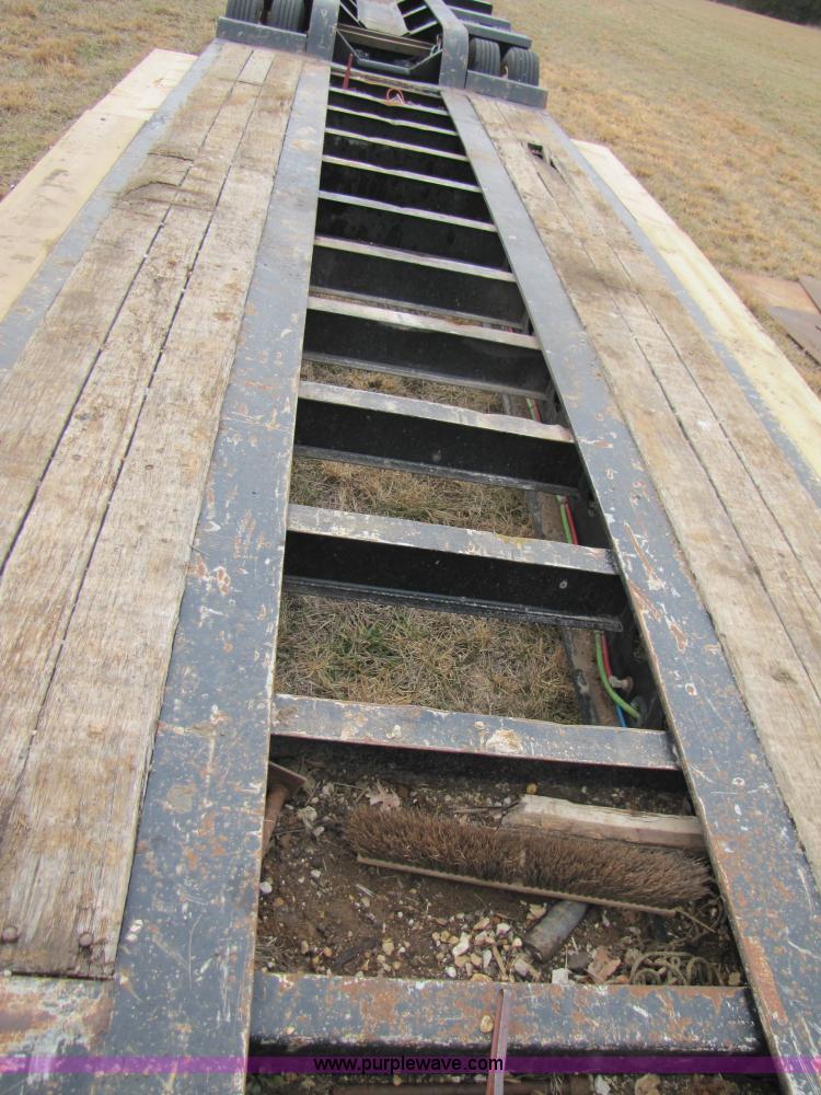 image for item B2182 1999 Fontaine 50 ton detach lowboy trailer