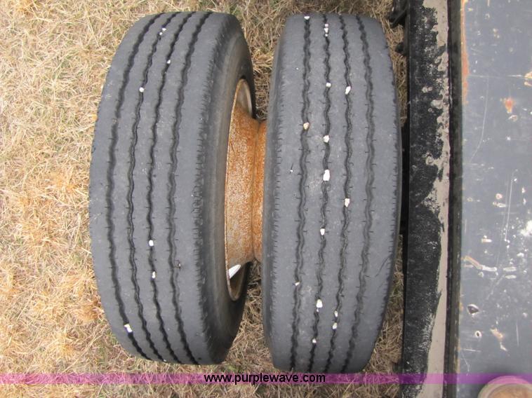 image for item B2182 1999 Fontaine 50 ton detach lowboy trailer