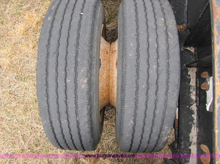 image for item B2182 1999 Fontaine 50 ton detach lowboy trailer