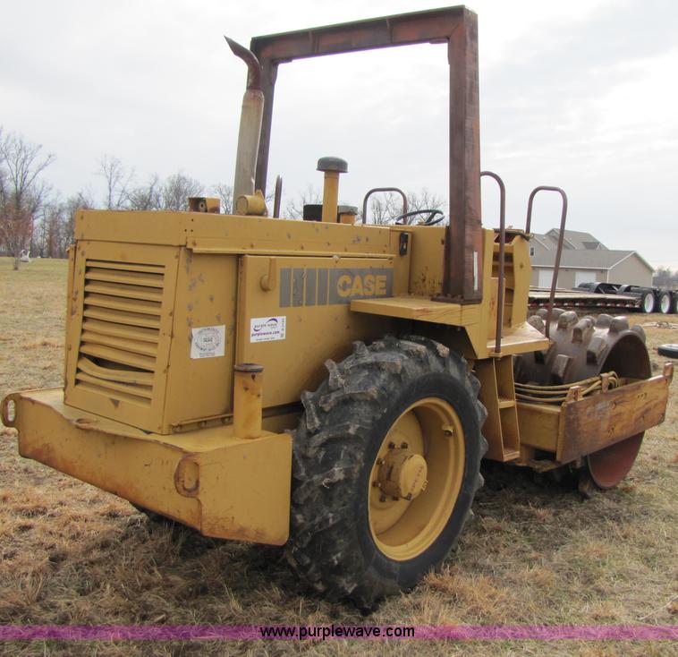 image for item B2183 Case WA60L vibratory sheeps foot roller