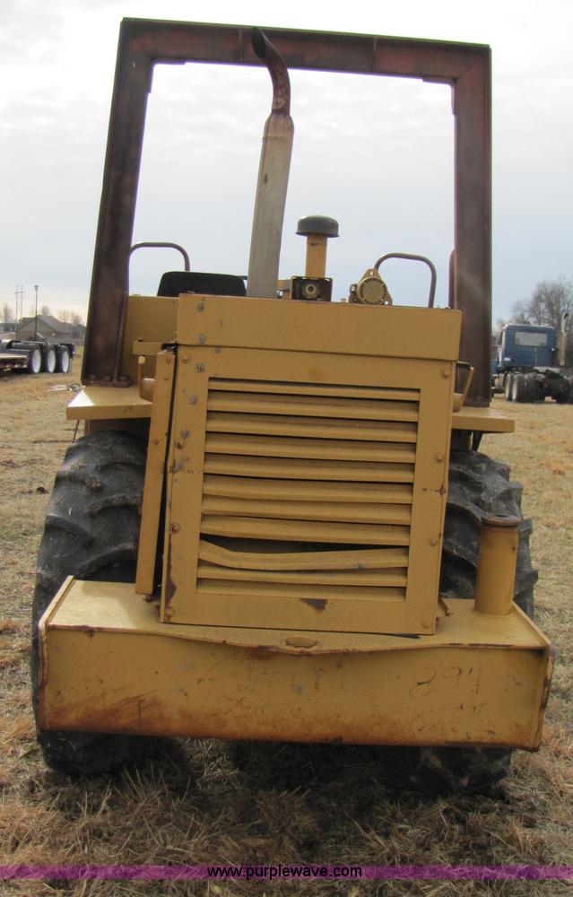 image for item B2183 Case WA60L vibratory sheeps foot roller