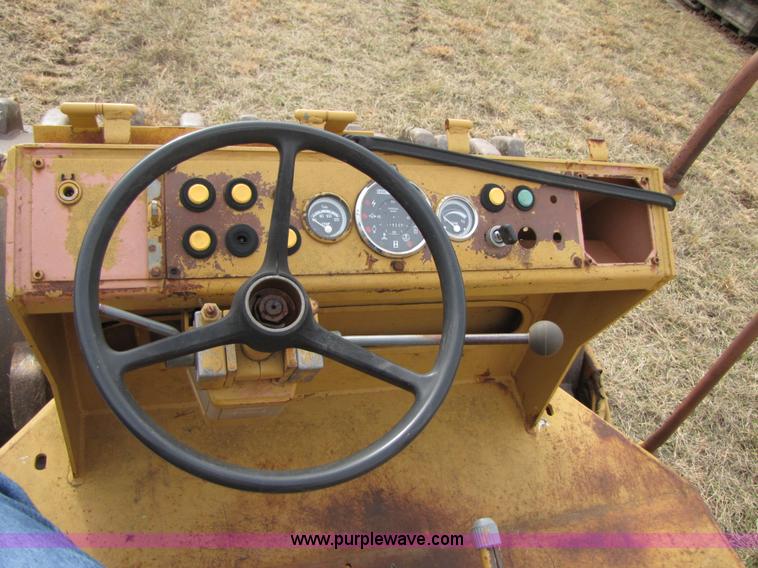 image for item B2183 Case WA60L vibratory sheeps foot roller