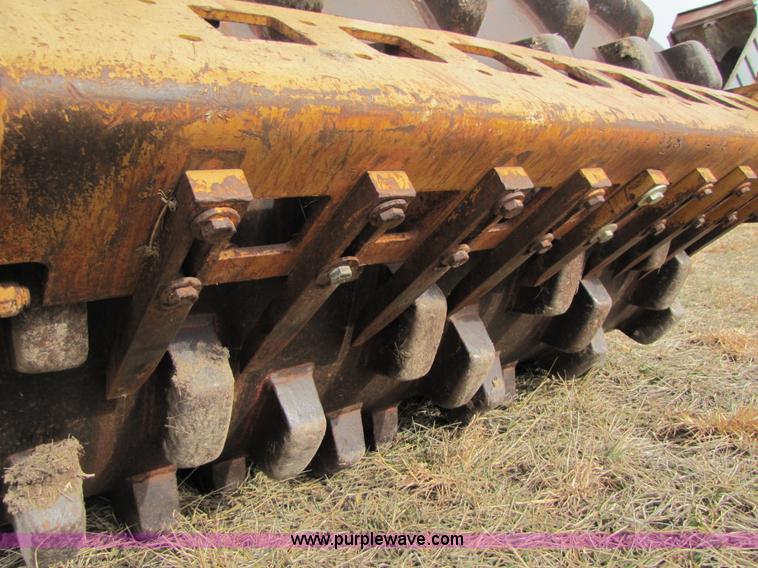 image for item B2183 Case WA60L vibratory sheeps foot roller