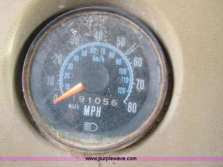 image for item B2184 1985 Mack R686ST dump truck