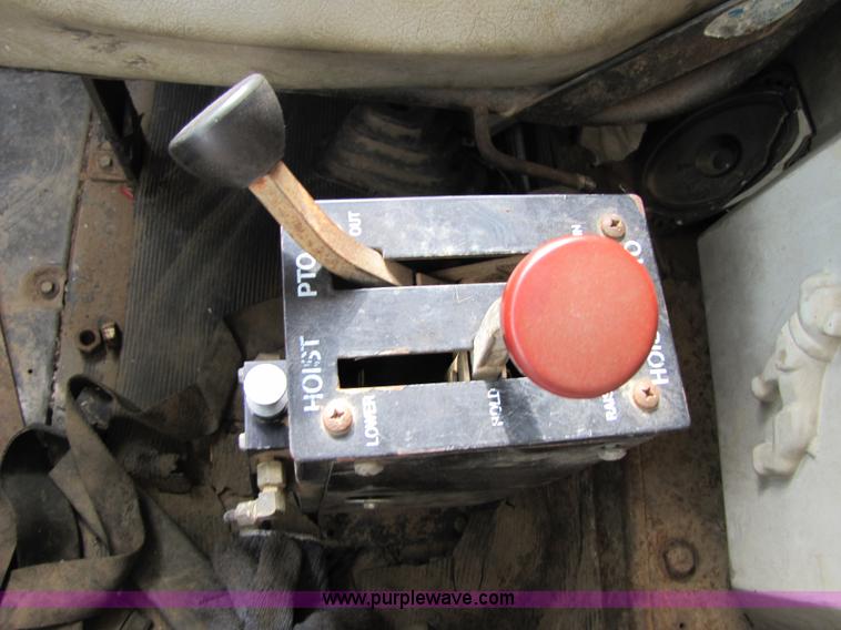 image for item B2184 1985 Mack R686ST dump truck