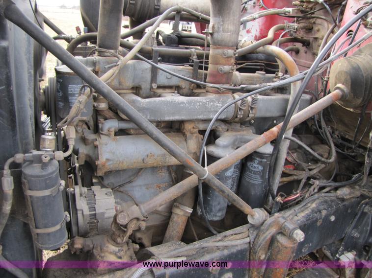 image for item B2184 1985 Mack R686ST dump truck