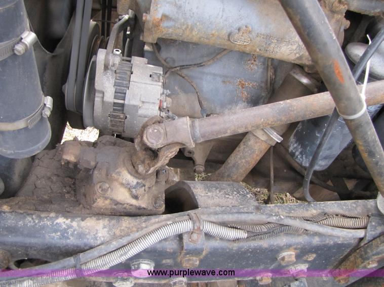 image for item B2184 1985 Mack R686ST dump truck