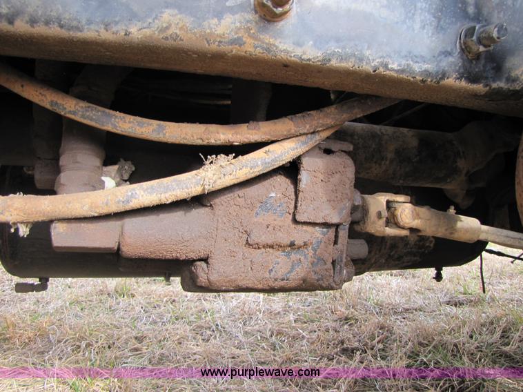 image for item B2184 1985 Mack R686ST dump truck