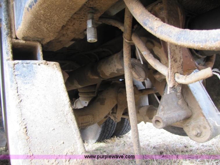 image for item B2184 1985 Mack R686ST dump truck