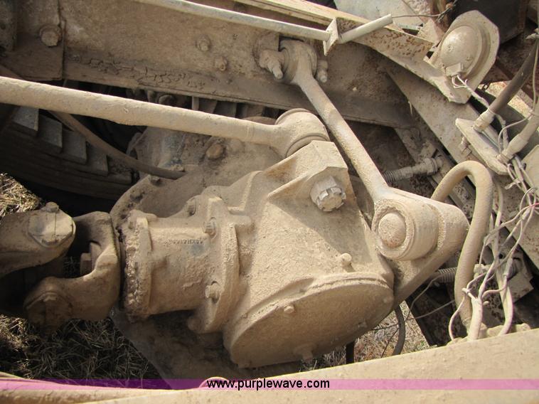 image for item B2184 1985 Mack R686ST dump truck
