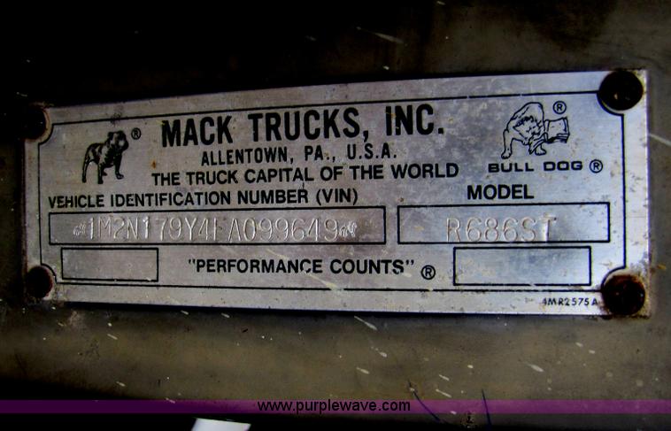 image for item B2184 1985 Mack R686ST dump truck