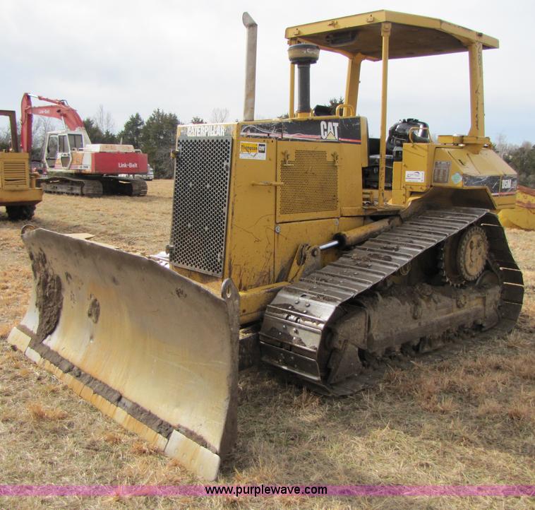 image for item B2185 1997 Caterpillar D5M XL dozer