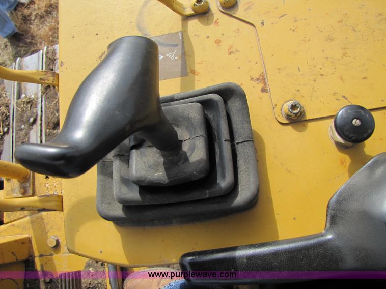 image for item B2185 1997 Caterpillar D5M XL dozer