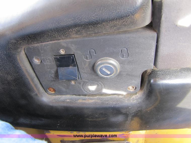 image for item B2185 1997 Caterpillar D5M XL dozer