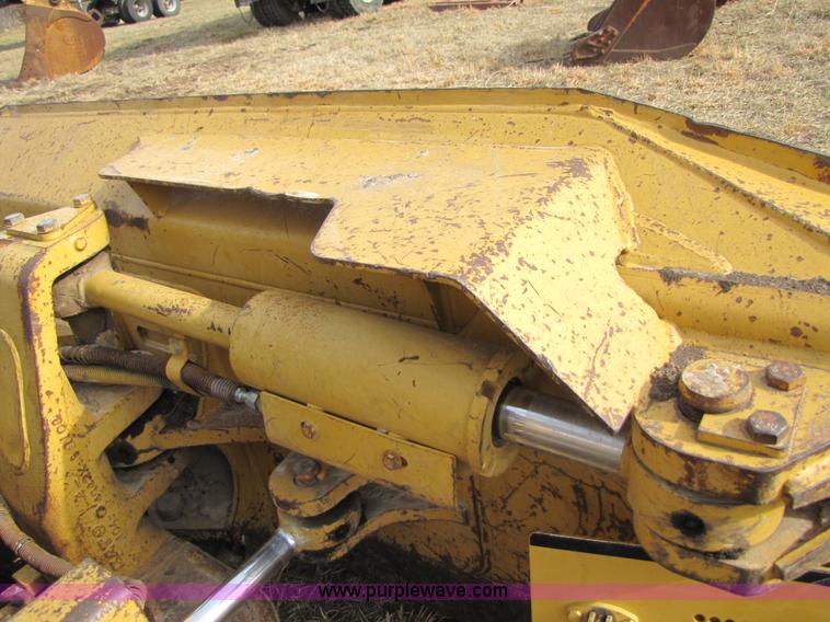 image for item B2185 1997 Caterpillar D5M XL dozer