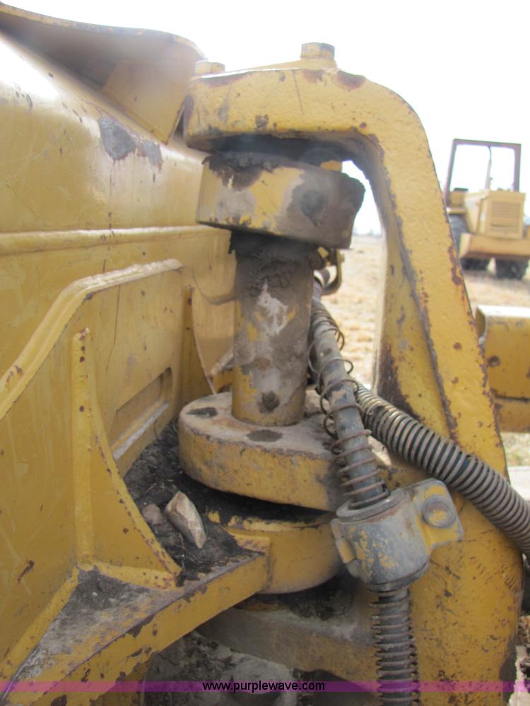 image for item B2185 1997 Caterpillar D5M XL dozer