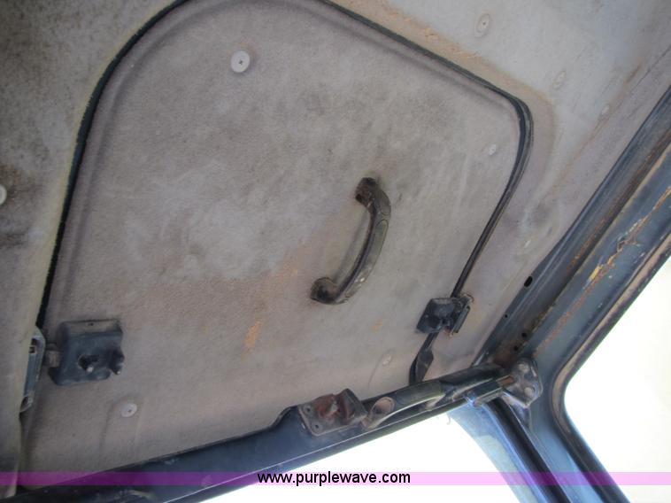 image for item B2186 1996 Komatsu PC200LC-6L excavator