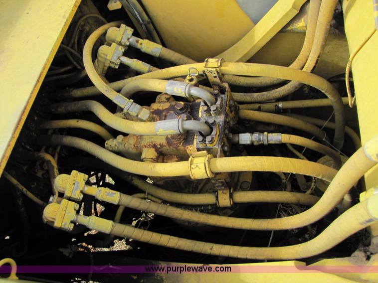 image for item B2186 1996 Komatsu PC200LC-6L excavator