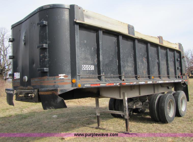 image for item B2187 1982 CMC 22' tandem axle dump trailer