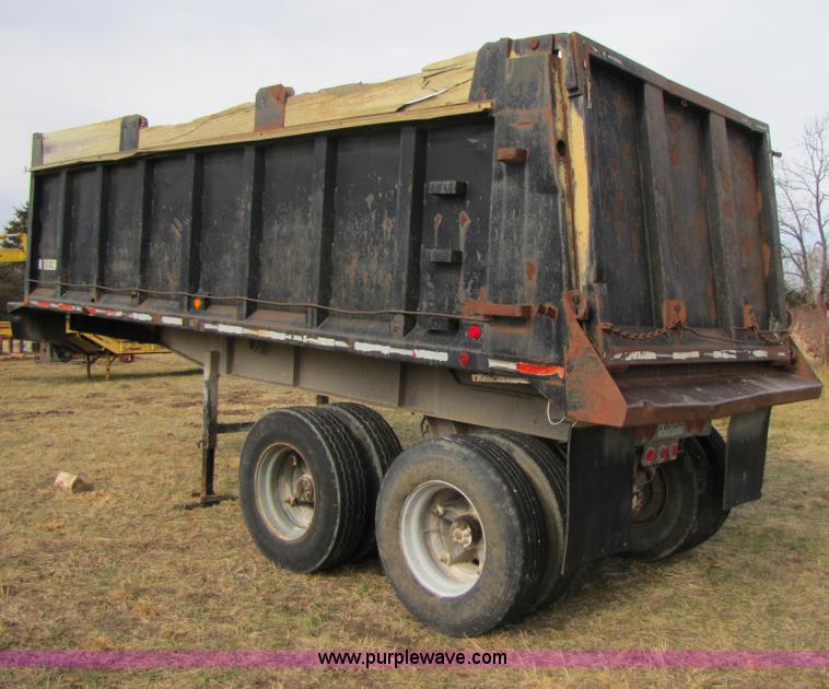 image for item B2187 1982 CMC 22' tandem axle dump trailer