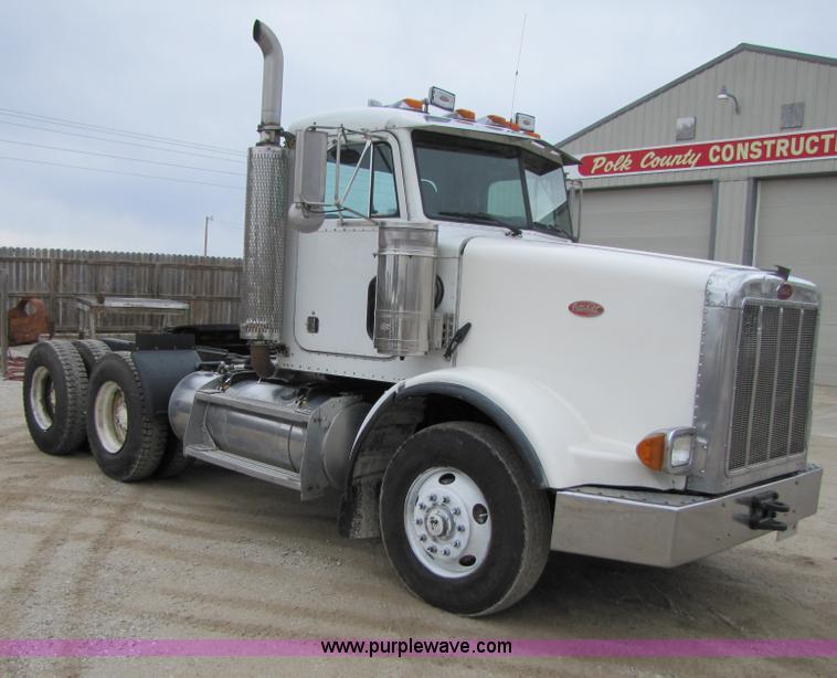 image for item B2188 1997 Peterbilt 357 semi truck