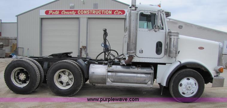 image for item B2188 1997 Peterbilt 357 semi truck