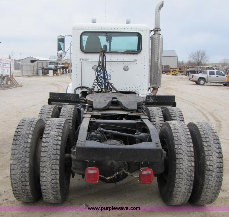 image for item B2188 1997 Peterbilt 357 semi truck