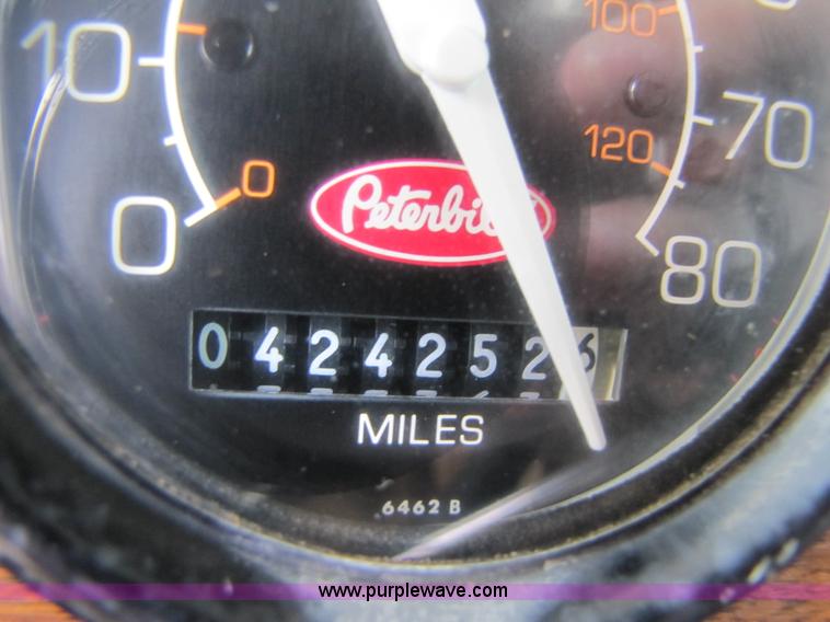 image for item B2188 1997 Peterbilt 357 semi truck