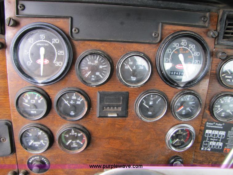 image for item B2188 1997 Peterbilt 357 semi truck