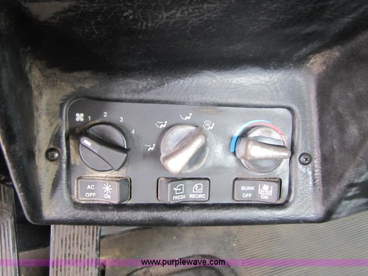 image for item B2188 1997 Peterbilt 357 semi truck