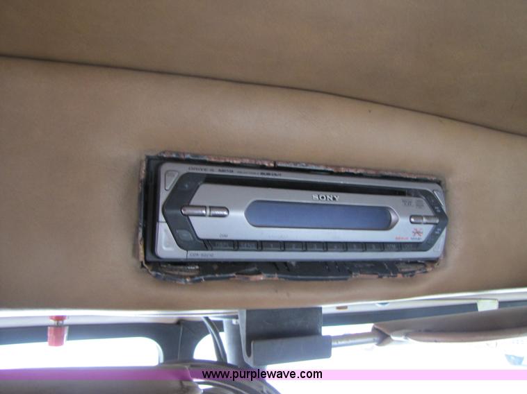 image for item B2188 1997 Peterbilt 357 semi truck