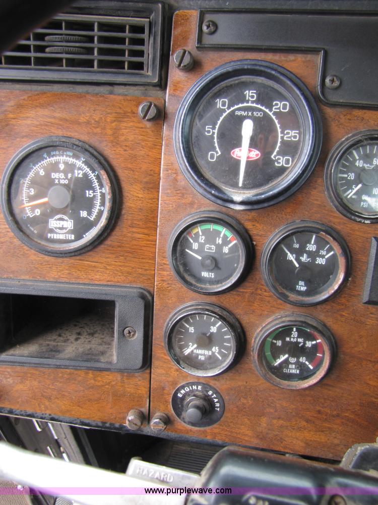 image for item B2188 1997 Peterbilt 357 semi truck