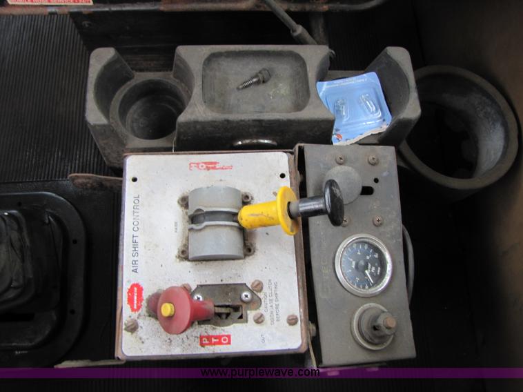 image for item B2188 1997 Peterbilt 357 semi truck