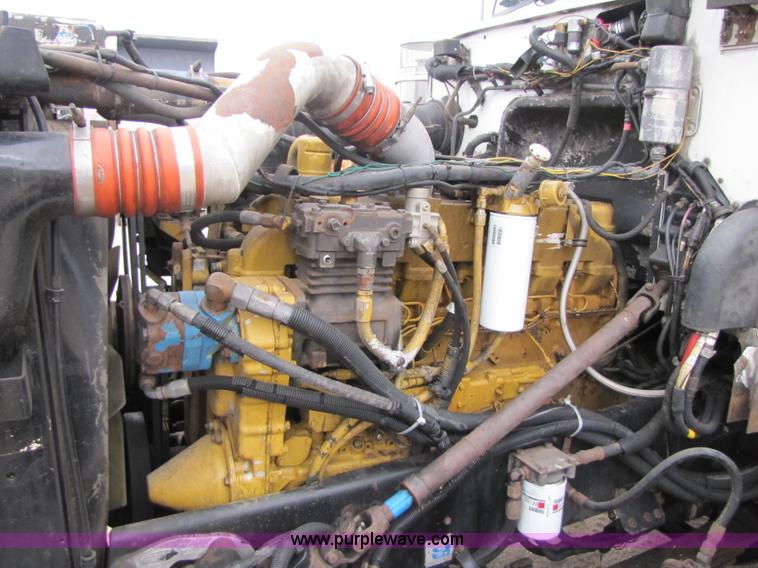 image for item B2188 1997 Peterbilt 357 semi truck