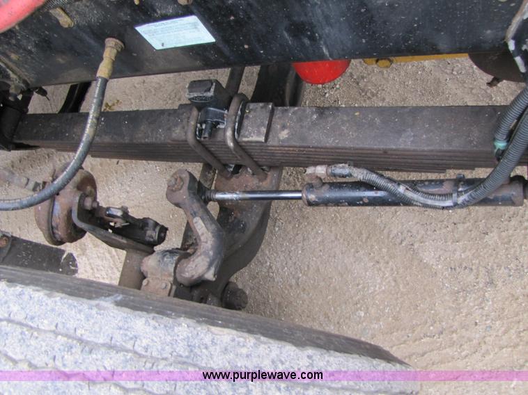 image for item B2188 1997 Peterbilt 357 semi truck