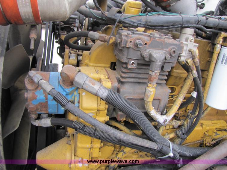 image for item B2188 1997 Peterbilt 357 semi truck