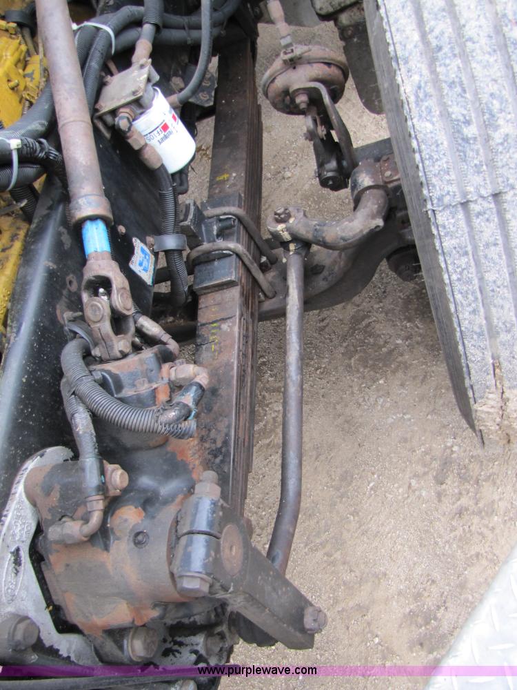 image for item B2188 1997 Peterbilt 357 semi truck