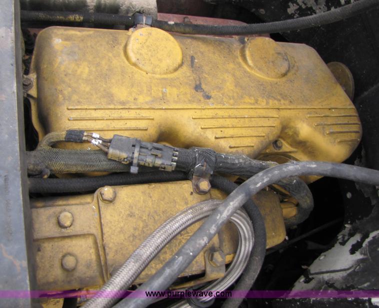 image for item B2188 1997 Peterbilt 357 semi truck