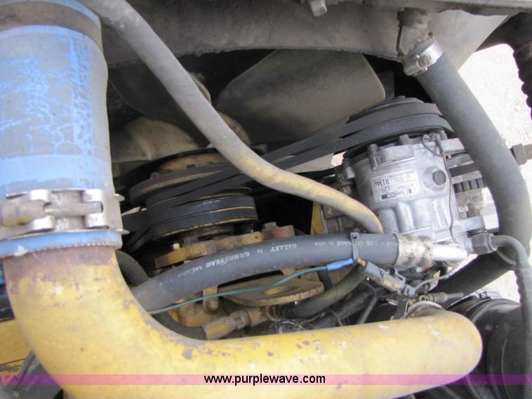 image for item B2188 1997 Peterbilt 357 semi truck