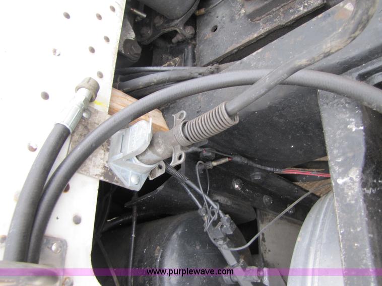 image for item B2188 1997 Peterbilt 357 semi truck