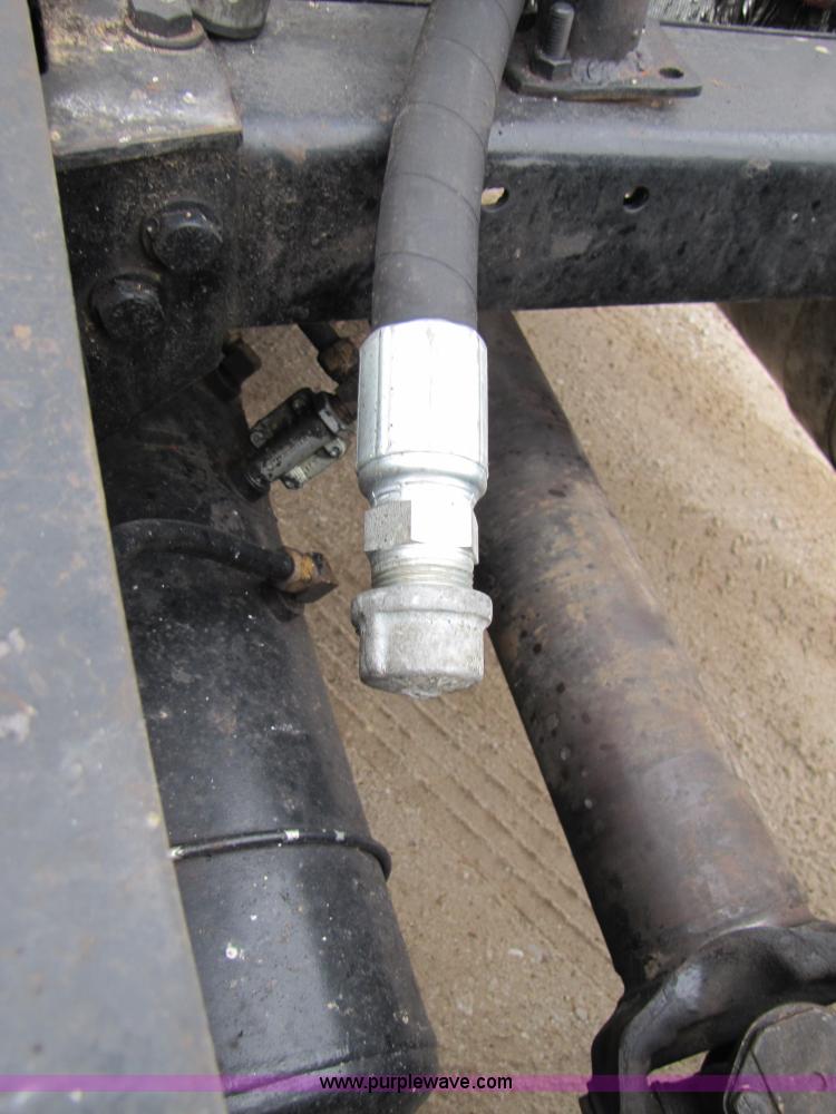 image for item B2188 1997 Peterbilt 357 semi truck