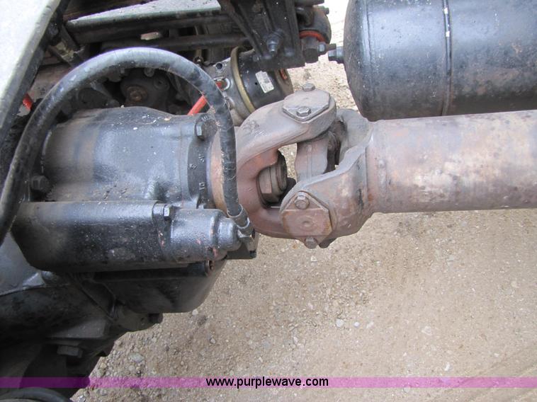 image for item B2188 1997 Peterbilt 357 semi truck